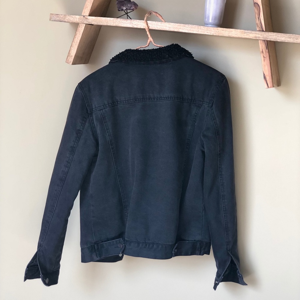 Brandy Melville Black Denim Sherpa Trucker Jacket - Picture 5 of 6